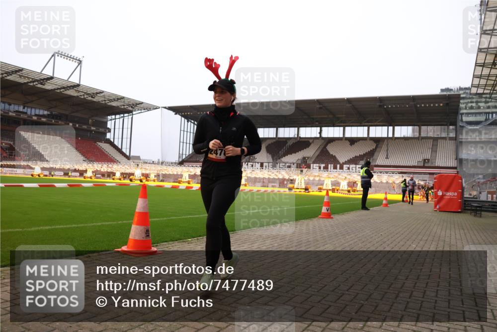 08.12.2024 - St. Pauli X-Mass-Run No. 14 Yannick Fuchs http://msf.ph/oto/7477489 08.12.2024 09:59:54 Ziel 100, 123, 2478, 2480, 2739, 2932, 2958, 3294 meine-sportfotos.de