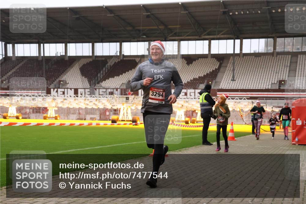 08.12.2024 - St. Pauli X-Mass-Run No. 14 Yannick Fuchs http://msf.ph/oto/7477544 08.12.2024 10:00:00 Ziel 123, 2478, 2480, 2739, 2932, 2958, 3294 meine-sportfotos.de