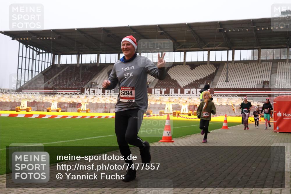08.12.2024 - St. Pauli X-Mass-Run No. 14 Yannick Fuchs http://msf.ph/oto/7477557 08.12.2024 10:00:01 Ziel 123, 2478, 2480, 2739, 2932, 2958, 3294 meine-sportfotos.de