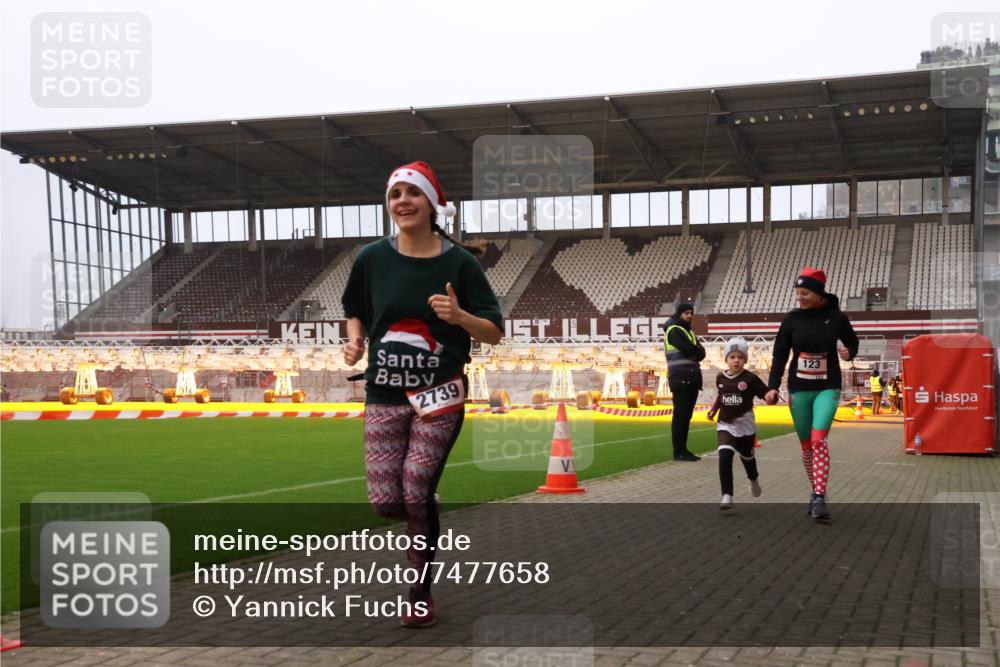08.12.2024 - St. Pauli X-Mass-Run No. 14 Yannick Fuchs http://msf.ph/oto/7477658 08.12.2024 10:00:06 Ziel 123, 2478, 2480, 2739, 2958, 3172, 3294 meine-sportfotos.de