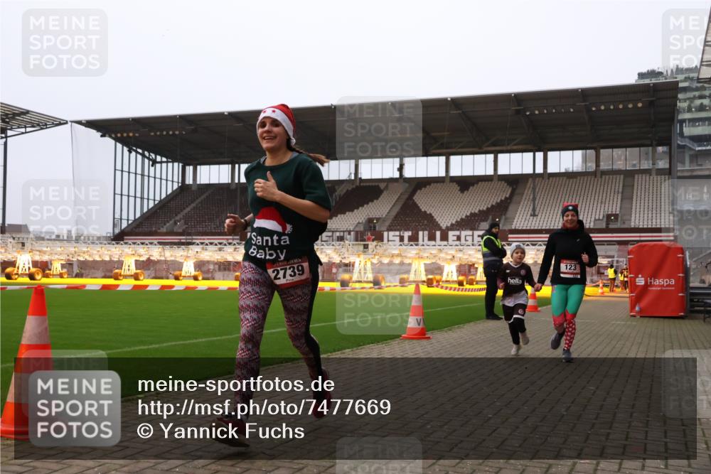 08.12.2024 - St. Pauli X-Mass-Run No. 14 Yannick Fuchs http://msf.ph/oto/7477669 08.12.2024 10:00:06 Ziel 123, 2478, 2480, 2739, 2958, 3172, 3294 meine-sportfotos.de