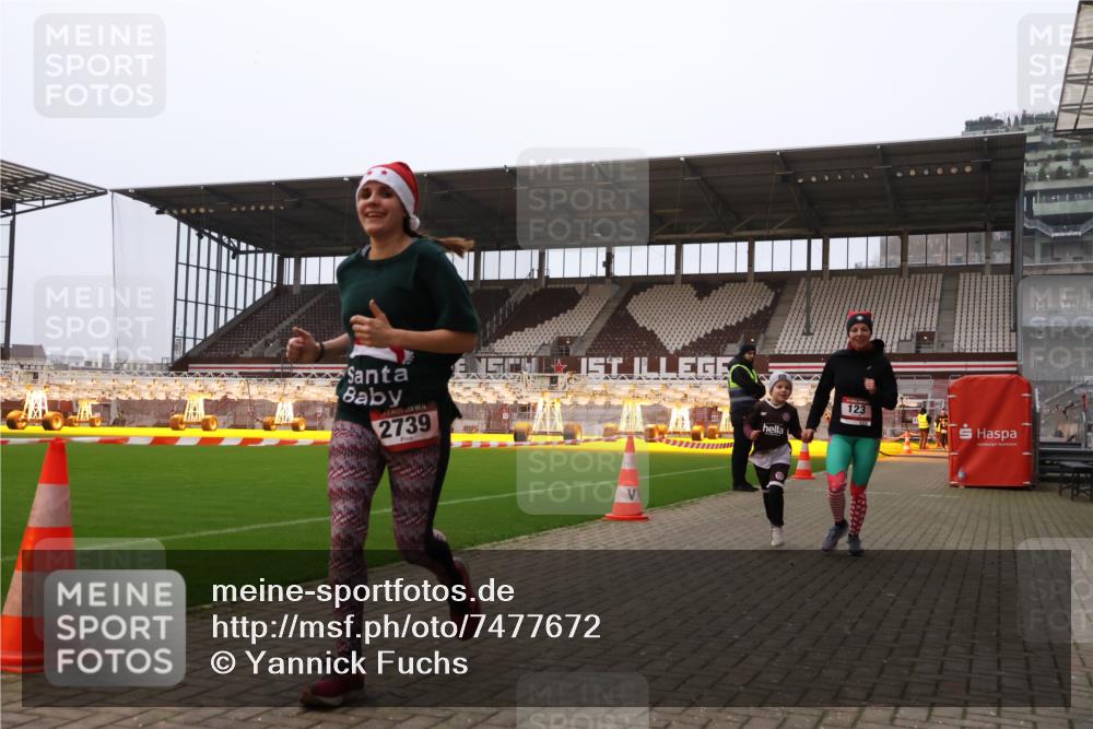 08.12.2024 - St. Pauli X-Mass-Run No. 14 Yannick Fuchs http://msf.ph/oto/7477672 08.12.2024 10:00:06 Ziel 123, 2478, 2480, 2739, 2958, 3172, 3294 meine-sportfotos.de