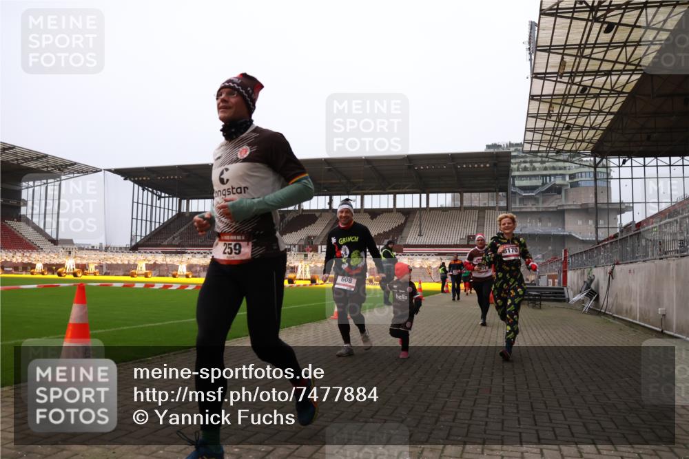 08.12.2024 - St. Pauli X-Mass-Run No. 14 Yannick Fuchs http://msf.ph/oto/7477884 08.12.2024 10:00:27 Ziel 174, 259, 484, 608, 1393, 1725, 2760, 3013, 3015, 3170, 3172 meine-sportfotos.de