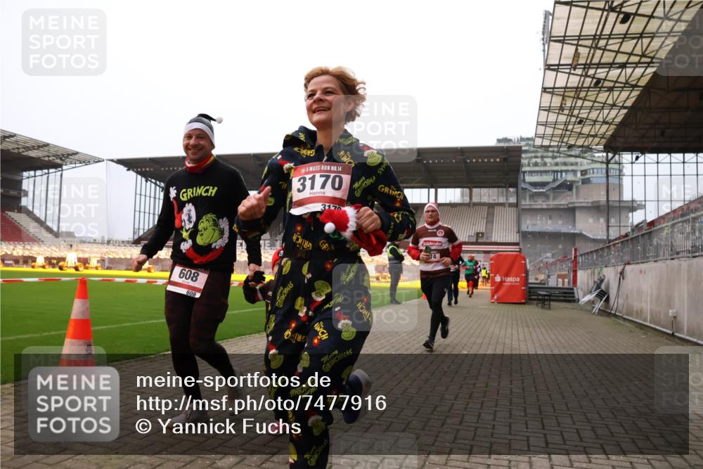 08.12.2024 - St. Pauli X-Mass-Run No. 14 Yannick Fuchs http://msf.ph/oto/7477916 08.12.2024 10:00:28 Ziel 174, 259, 484, 608, 1393, 1725, 2760, 3013, 3015, 3170, 3172 meine-sportfotos.de