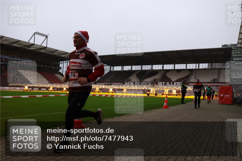 08.12.2024 - St. Pauli X-Mass-Run No. 14 Yannick Fuchs http://msf.ph/oto/7477943 08.12.2024 10:00:30 Ziel 174, 259, 484, 608, 1393, 1725, 2760, 3013, 3015, 3170, 3172 meine-sportfotos.de
