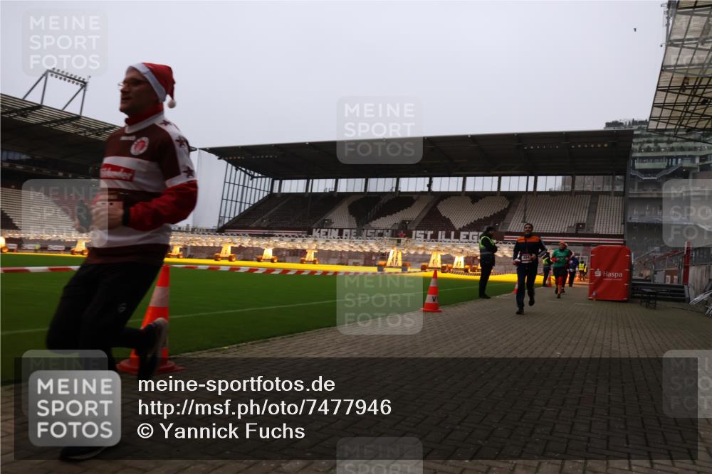 08.12.2024 - St. Pauli X-Mass-Run No. 14 Yannick Fuchs http://msf.ph/oto/7477946 08.12.2024 10:00:30 Ziel 174, 259, 484, 608, 1393, 1725, 2760, 3013, 3015, 3170, 3172 meine-sportfotos.de