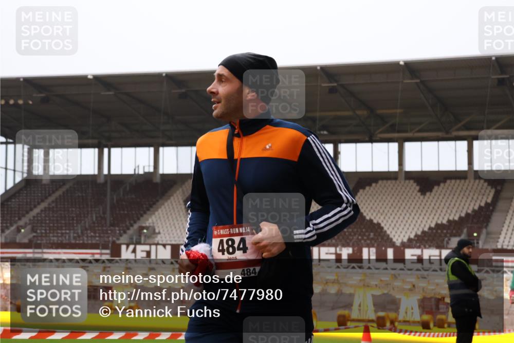08.12.2024 - St. Pauli X-Mass-Run No. 14 Yannick Fuchs http://msf.ph/oto/7477980 08.12.2024 10:00:32 Ziel 174, 259, 484, 608, 1393, 1725, 2760, 3013, 3015, 3170 meine-sportfotos.de
