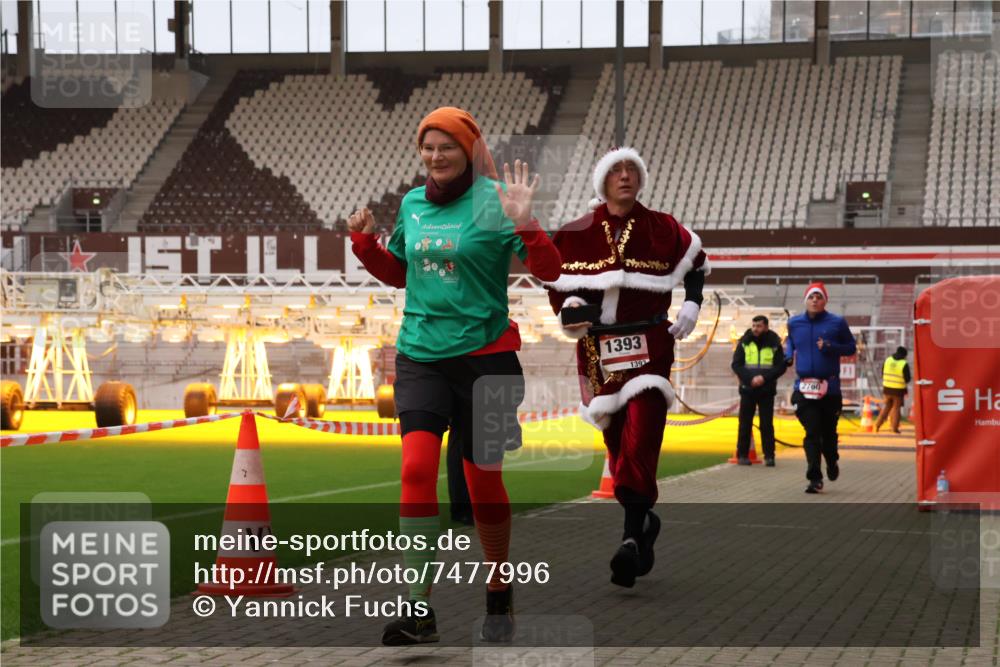 08.12.2024 - St. Pauli X-Mass-Run No. 14 Yannick Fuchs http://msf.ph/oto/7477996 08.12.2024 10:00:34 Ziel 174, 259, 484, 608, 1393, 1725, 2760, 3170 meine-sportfotos.de