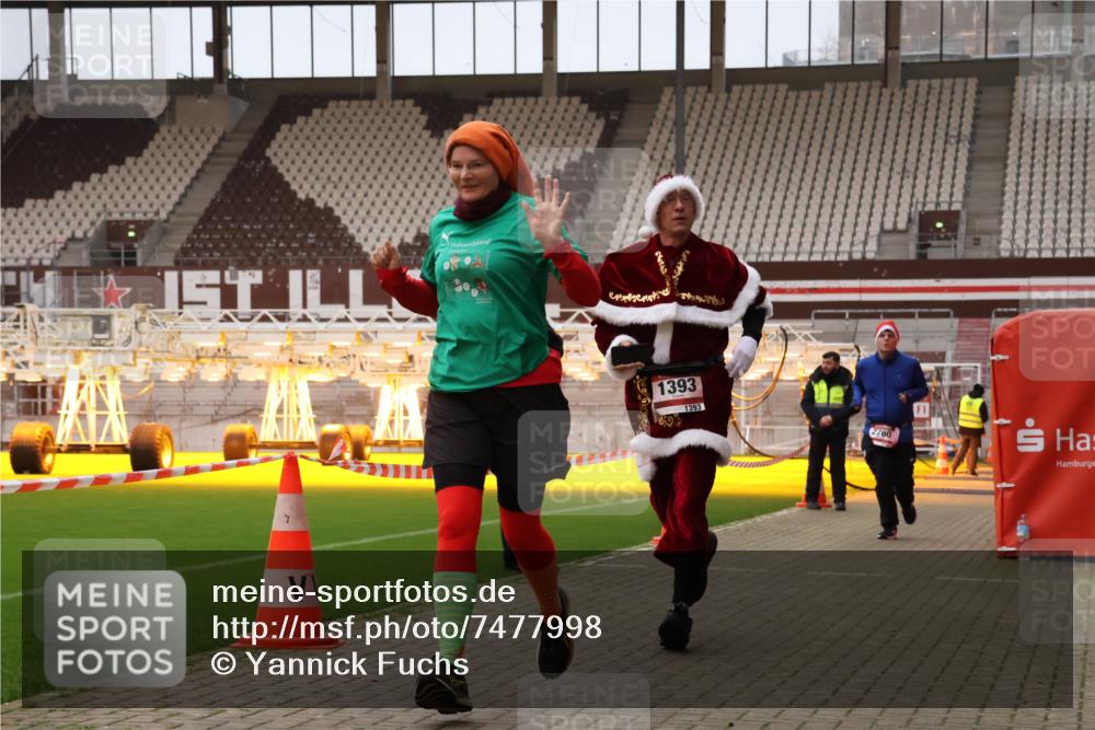 08.12.2024 - St. Pauli X-Mass-Run No. 14 Yannick Fuchs http://msf.ph/oto/7477998 08.12.2024 10:00:34 Ziel 174, 259, 484, 608, 1393, 1725, 2760, 3170 meine-sportfotos.de