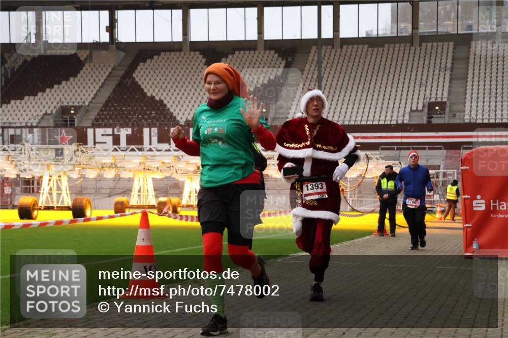 08.12.2024 - St. Pauli X-Mass-Run No. 14 Yannick Fuchs http://msf.ph/oto/7478002 08.12.2024 10:00:34 Ziel 174, 259, 484, 608, 1393, 1725, 2760, 3170 meine-sportfotos.de