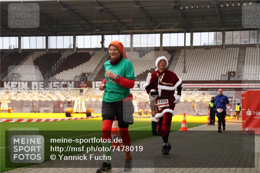 08.12.2024 - St. Pauli X-Mass-Run No. 14 Yannick Fuchs http://msf.ph/oto/7478019 08.12.2024 10:00:34 Ziel 174, 259, 484, 608, 1393, 1725, 2760, 3170 meine-sportfotos.de
