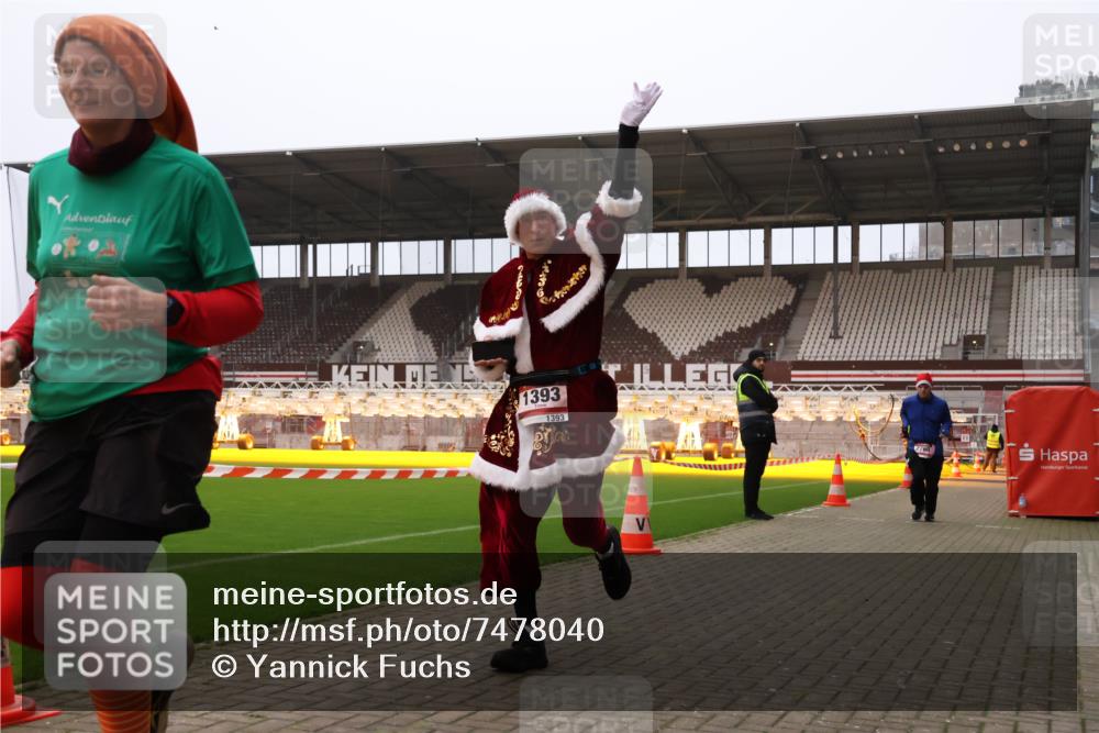 08.12.2024 - St. Pauli X-Mass-Run No. 14 Yannick Fuchs http://msf.ph/oto/7478040 08.12.2024 10:00:36 Ziel 174, 484, 608, 1393, 1725, 2760 meine-sportfotos.de