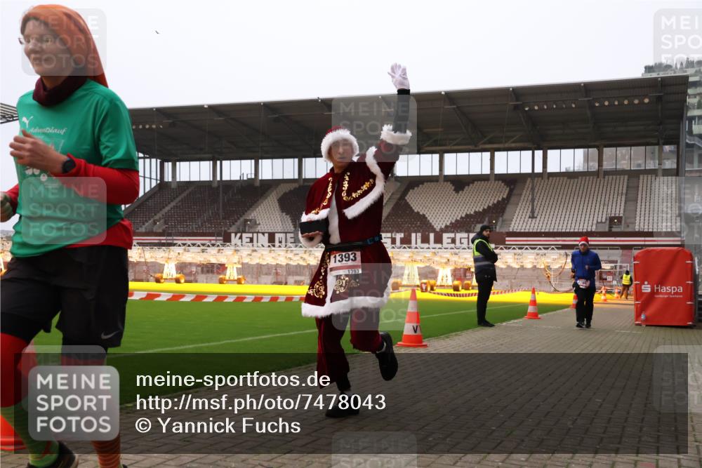 08.12.2024 - St. Pauli X-Mass-Run No. 14 Yannick Fuchs http://msf.ph/oto/7478043 08.12.2024 10:00:36 Ziel 174, 484, 608, 1393, 1725, 2760 meine-sportfotos.de