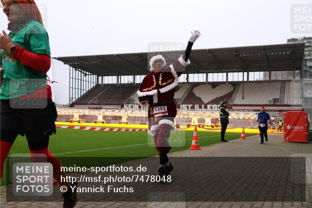 08.12.2024 - St. Pauli X-Mass-Run No. 14 Yannick Fuchs http://msf.ph/oto/7478048 08.12.2024 10:00:36 Ziel 174, 484, 608, 1393, 1725, 2760 meine-sportfotos.de