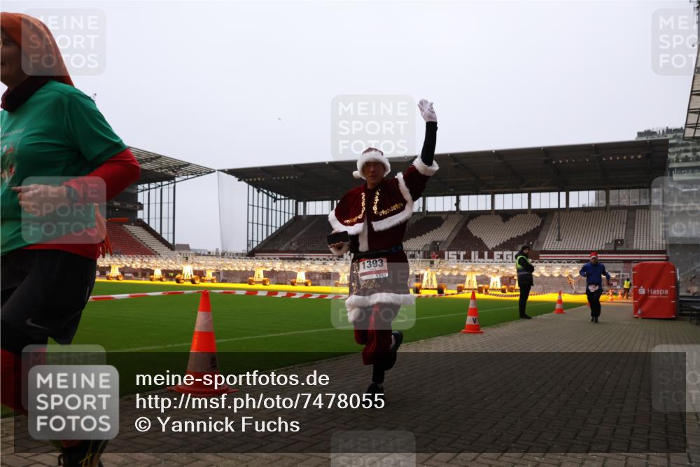 08.12.2024 - St. Pauli X-Mass-Run No. 14 Yannick Fuchs http://msf.ph/oto/7478055 08.12.2024 10:00:36 Ziel 174, 484, 608, 1393, 1725, 2760 meine-sportfotos.de