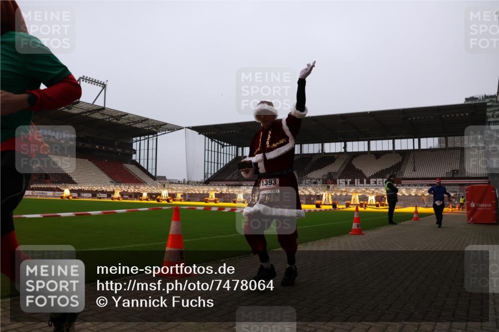 08.12.2024 - St. Pauli X-Mass-Run No. 14 Yannick Fuchs http://msf.ph/oto/7478064 08.12.2024 10:00:36 Ziel 174, 484, 608, 1393, 1725, 2760 meine-sportfotos.de