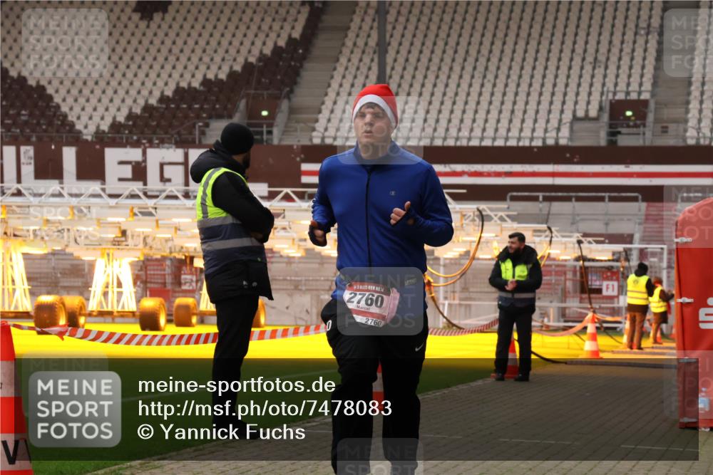 08.12.2024 - St. Pauli X-Mass-Run No. 14 Yannick Fuchs http://msf.ph/oto/7478083 08.12.2024 10:00:38 Ziel 174, 484, 608, 1393, 1725, 2760 meine-sportfotos.de