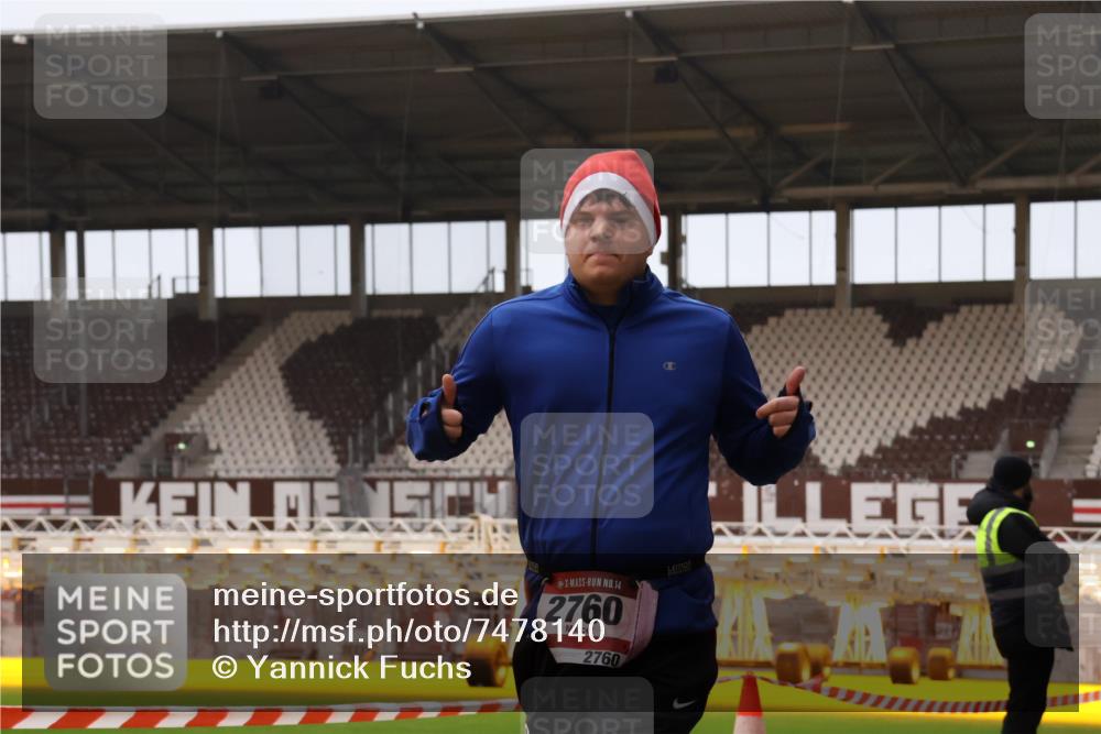 08.12.2024 - St. Pauli X-Mass-Run No. 14 Yannick Fuchs http://msf.ph/oto/7478140 08.12.2024 10:00:40 Ziel 174, 484, 608, 1393, 1725, 2760 meine-sportfotos.de