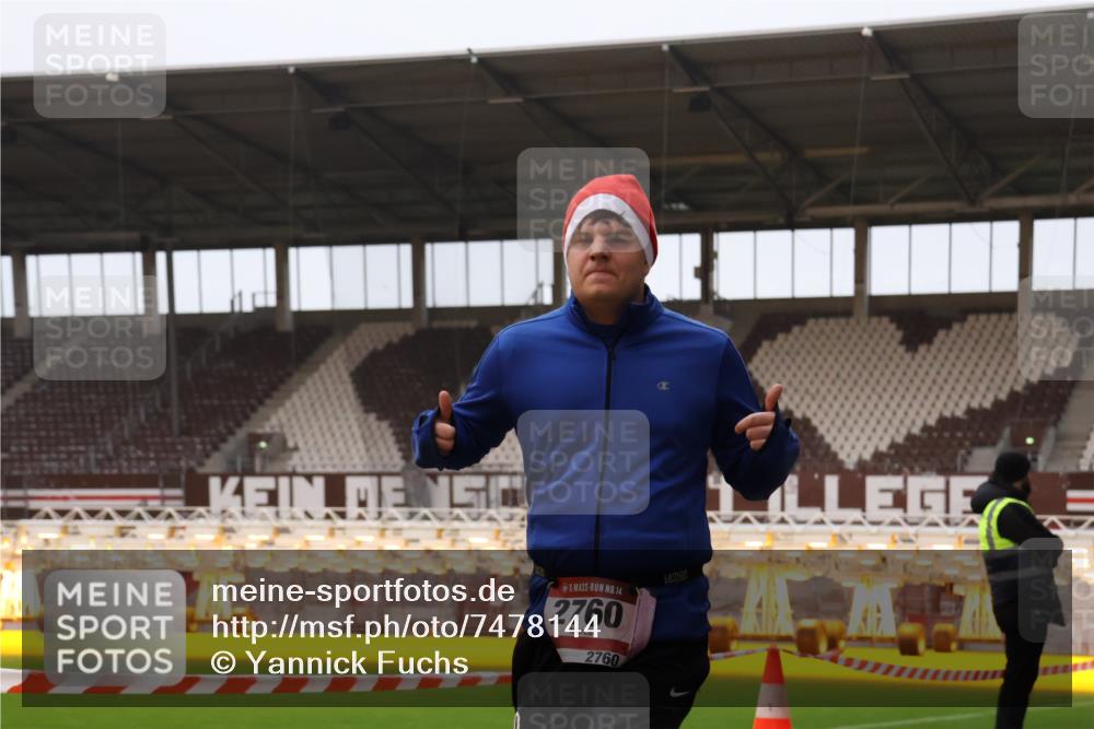 08.12.2024 - St. Pauli X-Mass-Run No. 14 Yannick Fuchs http://msf.ph/oto/7478144 08.12.2024 10:00:40 Ziel 174, 484, 608, 1393, 1725, 2760 meine-sportfotos.de