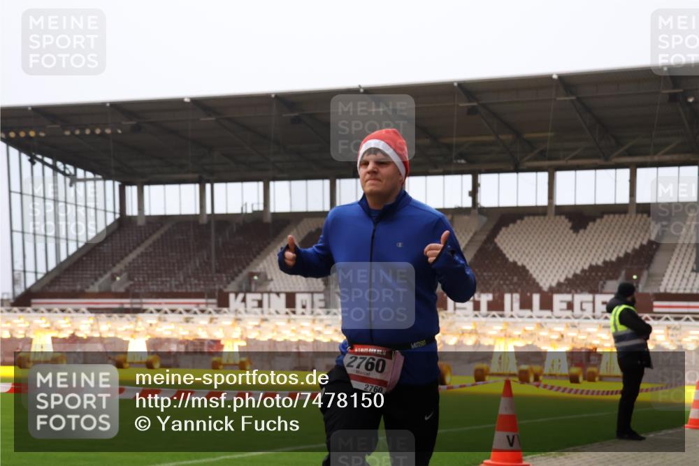 08.12.2024 - St. Pauli X-Mass-Run No. 14 Yannick Fuchs http://msf.ph/oto/7478150 08.12.2024 10:00:40 Ziel 174, 484, 608, 1393, 1725, 2760 meine-sportfotos.de