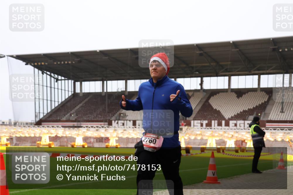 08.12.2024 - St. Pauli X-Mass-Run No. 14 Yannick Fuchs http://msf.ph/oto/7478153 08.12.2024 10:00:40 Ziel 174, 484, 608, 1393, 1725, 2760 meine-sportfotos.de
