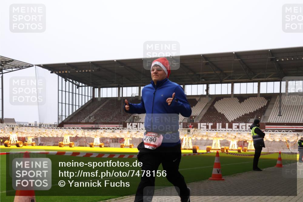 08.12.2024 - St. Pauli X-Mass-Run No. 14 Yannick Fuchs http://msf.ph/oto/7478156 08.12.2024 10:00:40 Ziel 174, 484, 608, 1393, 1725, 2760 meine-sportfotos.de
