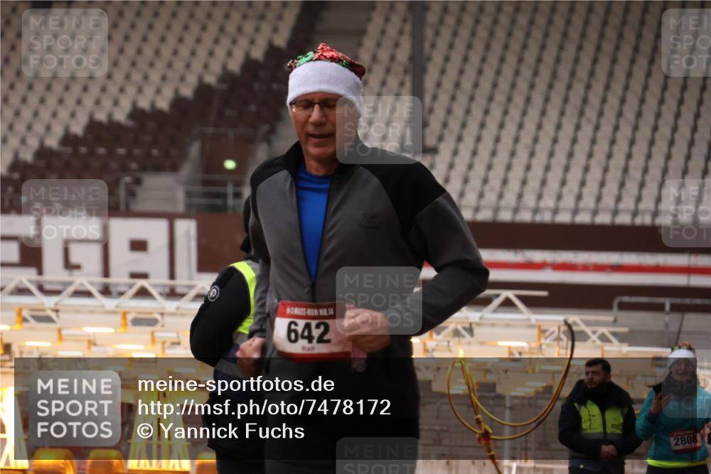 08.12.2024 - St. Pauli X-Mass-Run No. 14 Yannick Fuchs http://msf.ph/oto/7478172 08.12.2024 10:00:57 Ziel 410, 642, 1750, 1773, 2447, 2808, 2809, 3033 meine-sportfotos.de