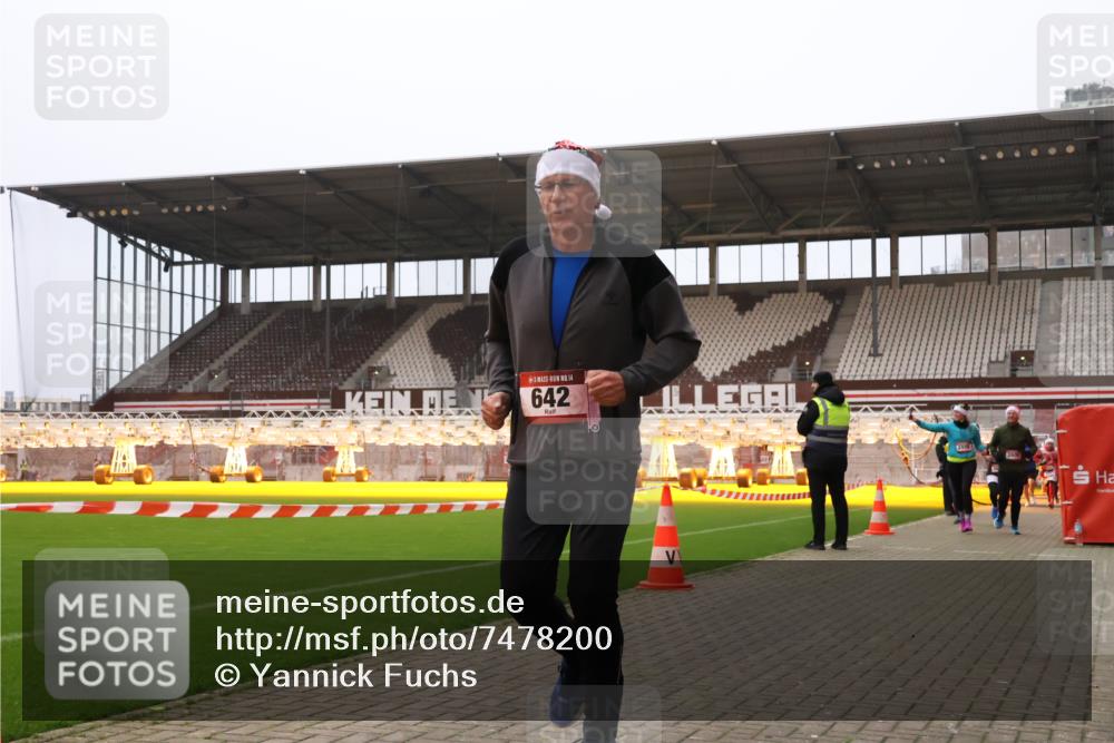 08.12.2024 - St. Pauli X-Mass-Run No. 14 Yannick Fuchs http://msf.ph/oto/7478200 08.12.2024 10:00:59 Ziel 410, 642, 1750, 1773, 2447, 2808, 2809, 3033 meine-sportfotos.de