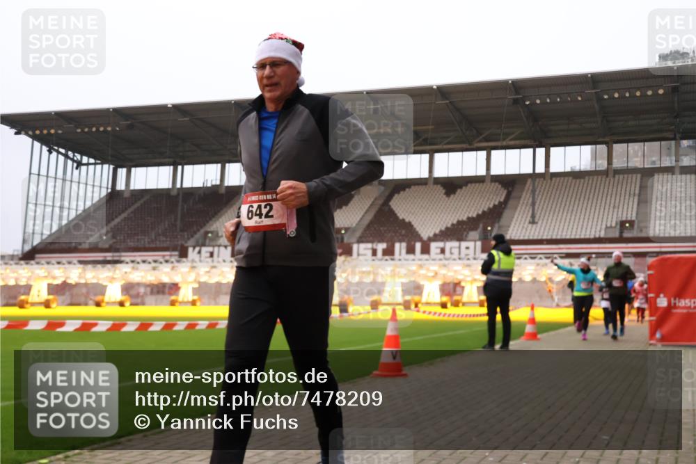08.12.2024 - St. Pauli X-Mass-Run No. 14 Yannick Fuchs http://msf.ph/oto/7478209 08.12.2024 10:00:59 Ziel 410, 642, 1750, 1773, 2447, 2808, 2809, 3033 meine-sportfotos.de