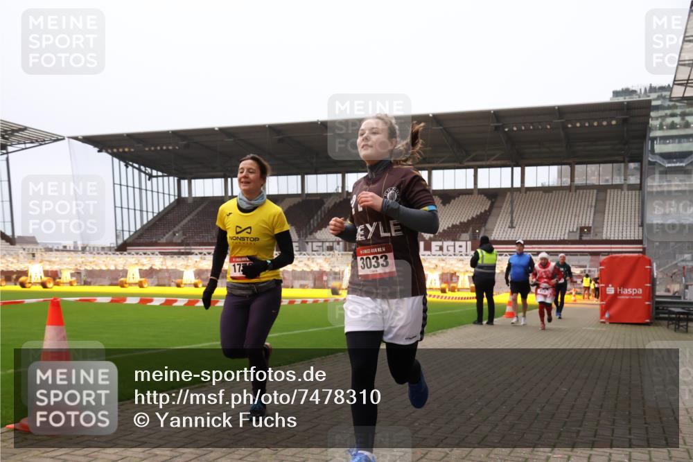 08.12.2024 - St. Pauli X-Mass-Run No. 14 Yannick Fuchs http://msf.ph/oto/7478310 08.12.2024 10:01:06 Ziel 410, 418, 642, 1750, 1773, 2447, 2696, 2808, 2809, 3033 meine-sportfotos.de