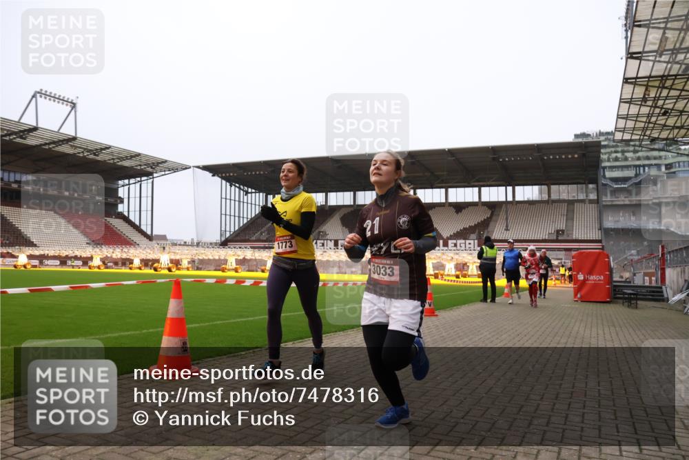 08.12.2024 - St. Pauli X-Mass-Run No. 14 Yannick Fuchs http://msf.ph/oto/7478316 08.12.2024 10:01:06 Ziel 410, 418, 642, 1750, 1773, 2447, 2696, 2808, 2809, 3033 meine-sportfotos.de