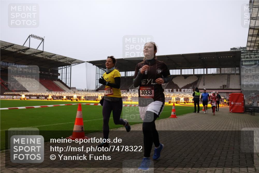 08.12.2024 - St. Pauli X-Mass-Run No. 14 Yannick Fuchs http://msf.ph/oto/7478322 08.12.2024 10:01:06 Ziel 410, 418, 642, 1750, 1773, 2447, 2696, 2808, 2809, 3033 meine-sportfotos.de