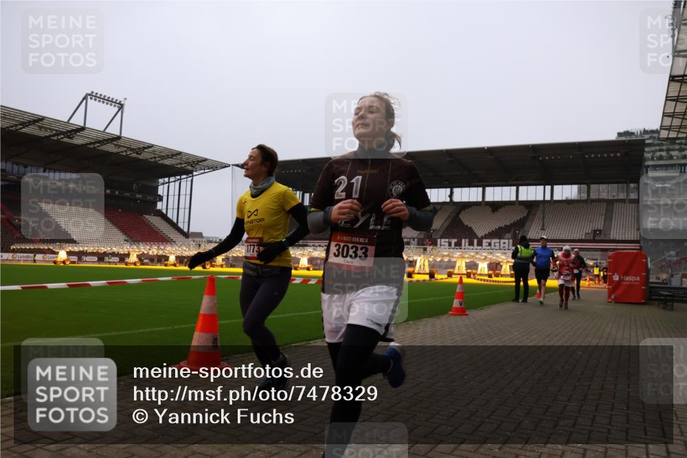 08.12.2024 - St. Pauli X-Mass-Run No. 14 Yannick Fuchs http://msf.ph/oto/7478329 08.12.2024 10:01:07 Ziel 410, 418, 642, 1750, 1773, 2447, 2696, 2808, 2809, 3033 meine-sportfotos.de