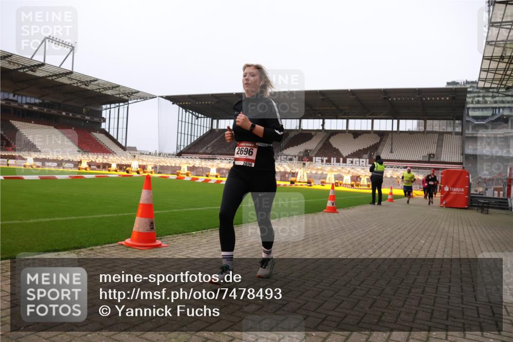 08.12.2024 - St. Pauli X-Mass-Run No. 14 Yannick Fuchs http://msf.ph/oto/7478493 08.12.2024 10:01:20 Ziel 410, 418, 512, 713, 946, 2447, 2696 meine-sportfotos.de