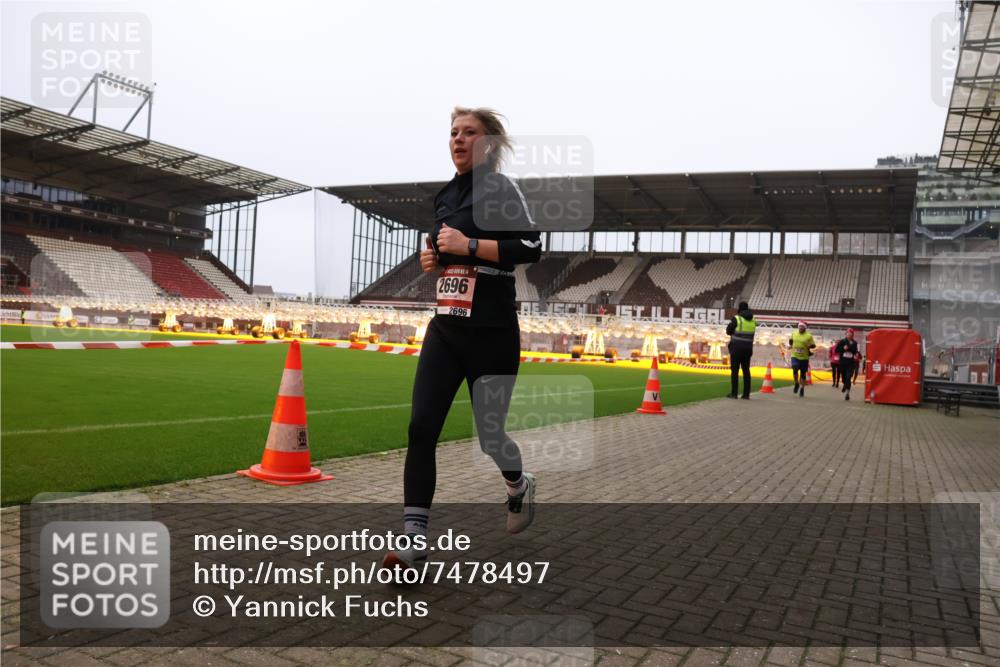 08.12.2024 - St. Pauli X-Mass-Run No. 14 Yannick Fuchs http://msf.ph/oto/7478497 08.12.2024 10:01:20 Ziel 410, 418, 512, 713, 946, 2447, 2696 meine-sportfotos.de