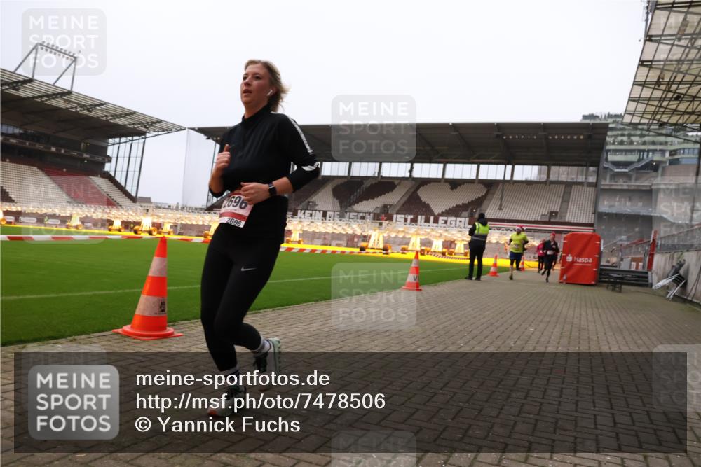 08.12.2024 - St. Pauli X-Mass-Run No. 14 Yannick Fuchs http://msf.ph/oto/7478506 08.12.2024 10:01:21 Ziel 418, 512, 713, 946, 2696 meine-sportfotos.de