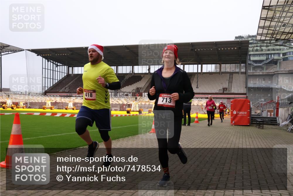 08.12.2024 - St. Pauli X-Mass-Run No. 14 Yannick Fuchs http://msf.ph/oto/7478534 08.12.2024 10:01:25 Ziel 418, 512, 713, 946, 2696 meine-sportfotos.de