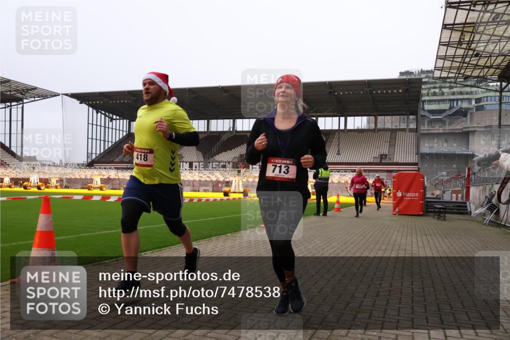 08.12.2024 - St. Pauli X-Mass-Run No. 14 Yannick Fuchs http://msf.ph/oto/7478538 08.12.2024 10:01:25 Ziel 418, 512, 713, 946, 2696 meine-sportfotos.de