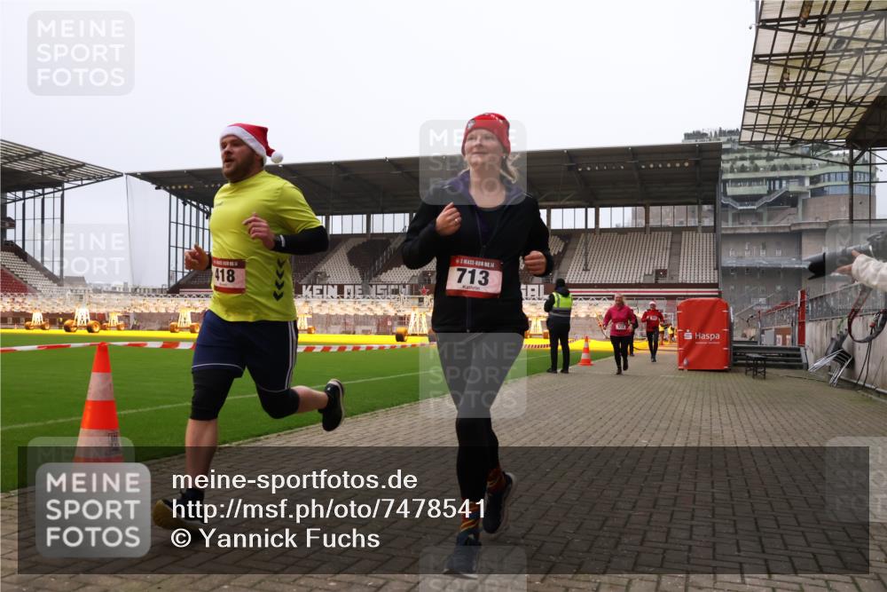 08.12.2024 - St. Pauli X-Mass-Run No. 14 Yannick Fuchs http://msf.ph/oto/7478541 08.12.2024 10:01:25 Ziel 418, 512, 713, 946, 2696 meine-sportfotos.de