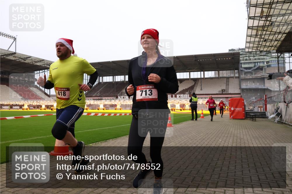 08.12.2024 - St. Pauli X-Mass-Run No. 14 Yannick Fuchs http://msf.ph/oto/7478552 08.12.2024 10:01:25 Ziel 418, 512, 713, 946, 2696 meine-sportfotos.de