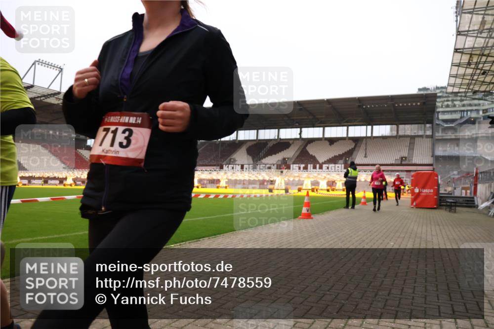 08.12.2024 - St. Pauli X-Mass-Run No. 14 Yannick Fuchs http://msf.ph/oto/7478559 08.12.2024 10:01:25 Ziel 418, 512, 713, 946, 2696 meine-sportfotos.de