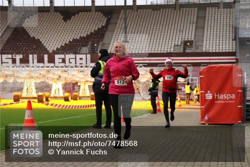 08.12.2024 - St. Pauli X-Mass-Run No. 14 Yannick Fuchs http://msf.ph/oto/7478568 08.12.2024 10:01:27 Ziel 41, 418, 512, 713, 946, 2696, 3340, 3341 meine-sportfotos.de