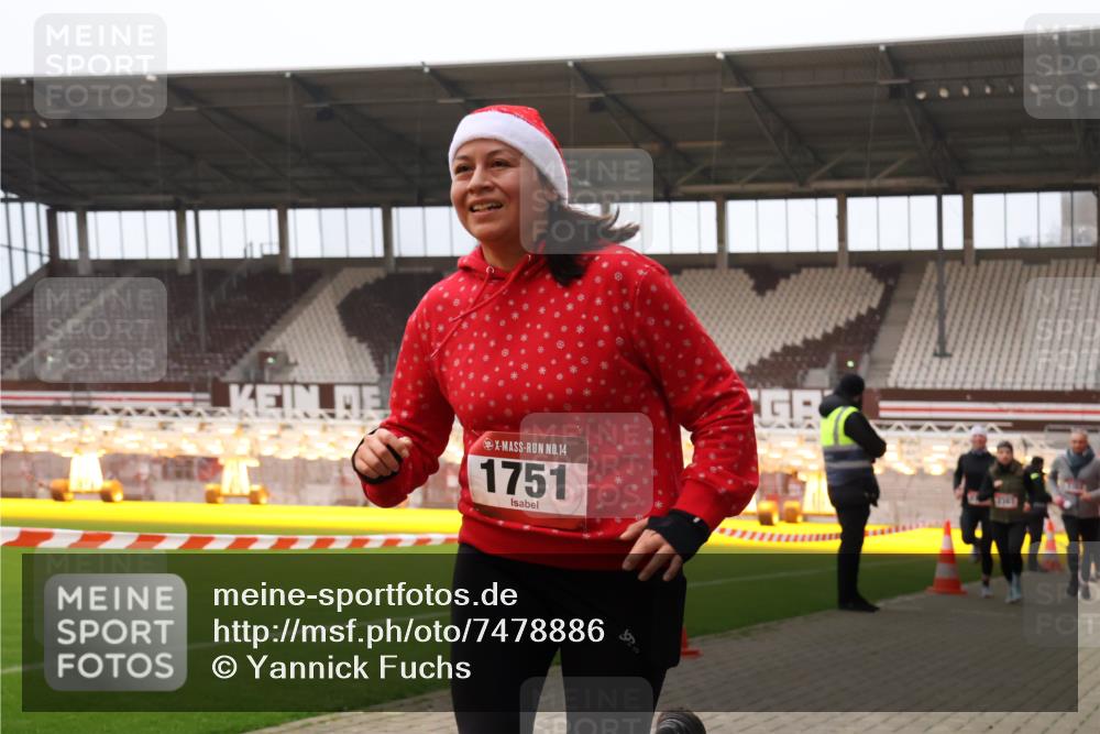08.12.2024 - St. Pauli X-Mass-Run No. 14 Yannick Fuchs http://msf.ph/oto/7478886 08.12.2024 10:01:56 Ziel 86, 1751, 1784, 2302, 2361, 2362, 2817, 2826, 2833, 2965, 3093, 3254, 3304 meine-sportfotos.de