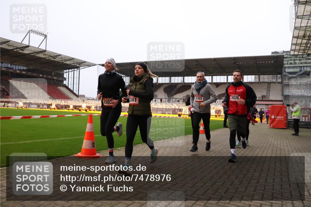 08.12.2024 - St. Pauli X-Mass-Run No. 14 Yannick Fuchs http://msf.ph/oto/7478976 08.12.2024 10:02:01 Ziel 86, 1751, 1784, 2302, 2361, 2362, 2817, 2826, 2833, 2965, 3093, 3304 meine-sportfotos.de