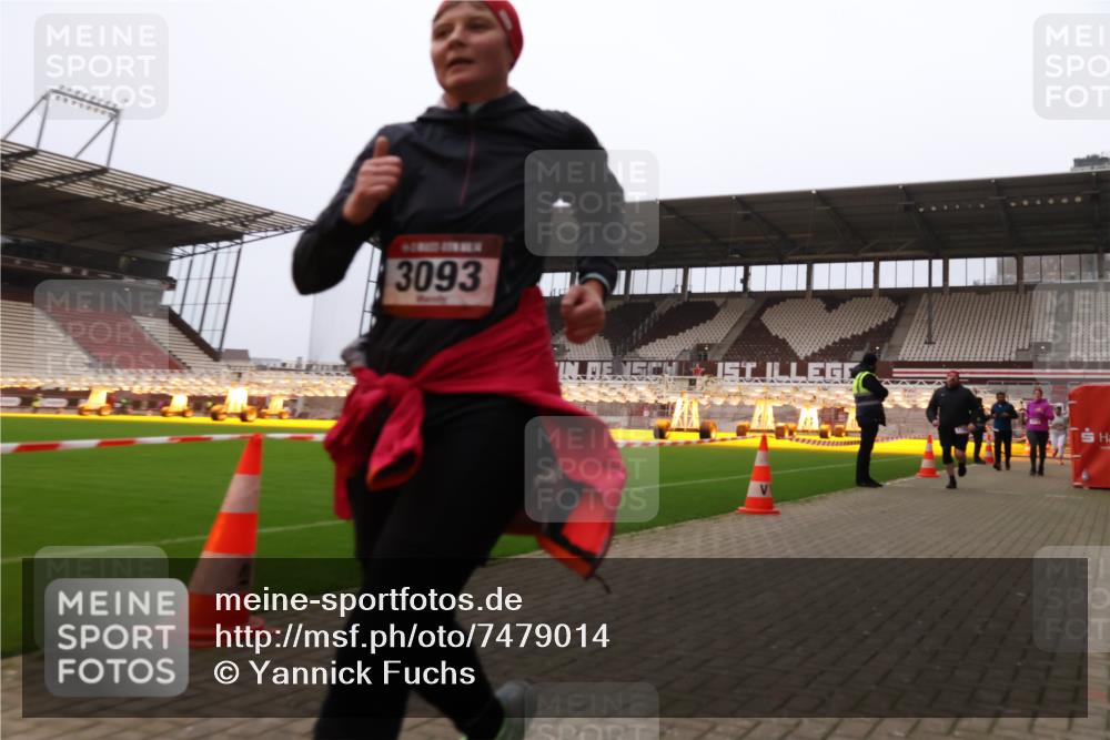 08.12.2024 - St. Pauli X-Mass-Run No. 14 Yannick Fuchs http://msf.ph/oto/7479014 08.12.2024 10:02:03 Ziel 86, 588, 1751, 1784, 2302, 2361, 2362, 2780, 2817, 2826, 2965, 3093, 3304 meine-sportfotos.de