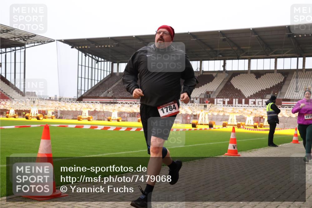 08.12.2024 - St. Pauli X-Mass-Run No. 14 Yannick Fuchs http://msf.ph/oto/7479068 08.12.2024 10:02:07 Ziel 86, 588, 838, 1784, 2302, 2361, 2362, 2780, 2817, 2826, 2965, 3093, 3255, 3304 meine-sportfotos.de