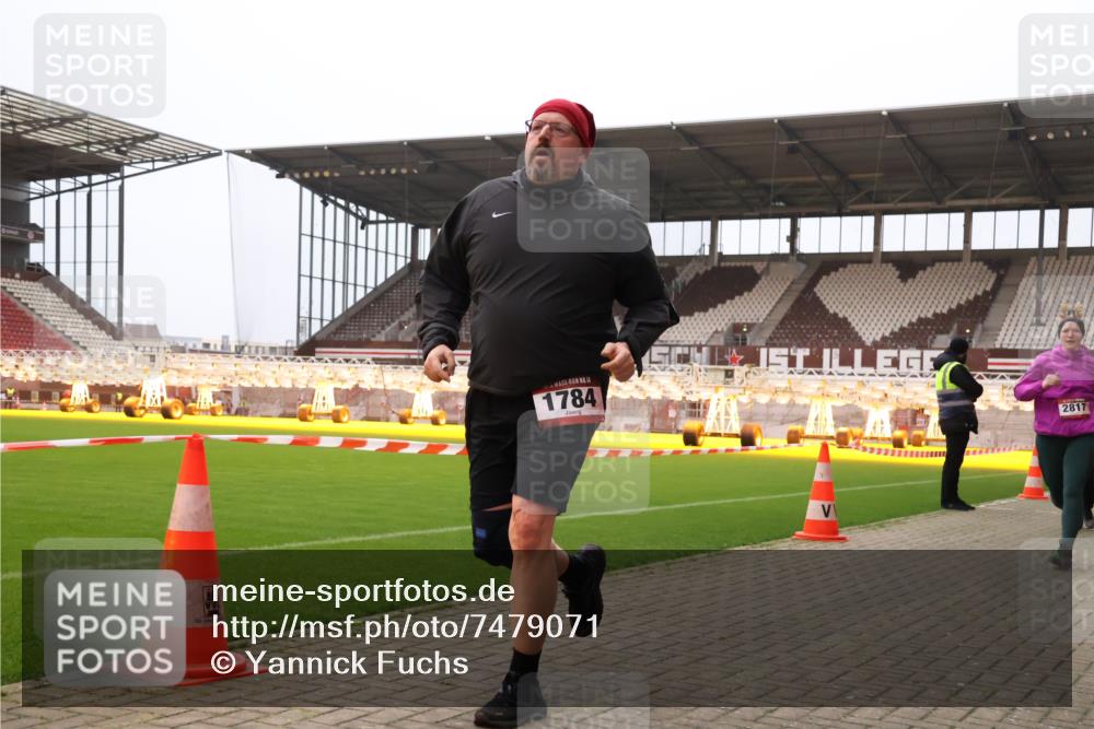 08.12.2024 - St. Pauli X-Mass-Run No. 14 Yannick Fuchs http://msf.ph/oto/7479071 08.12.2024 10:02:07 Ziel 86, 588, 838, 1784, 2302, 2361, 2362, 2780, 2817, 2826, 2965, 3093, 3255, 3304 meine-sportfotos.de