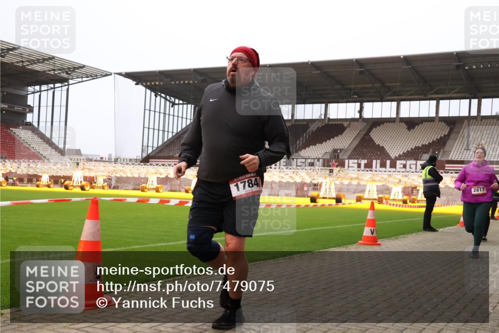 08.12.2024 - St. Pauli X-Mass-Run No. 14 Yannick Fuchs http://msf.ph/oto/7479075 08.12.2024 10:02:07 Ziel 86, 588, 838, 1784, 2302, 2361, 2362, 2780, 2817, 2826, 2965, 3093, 3255, 3304 meine-sportfotos.de