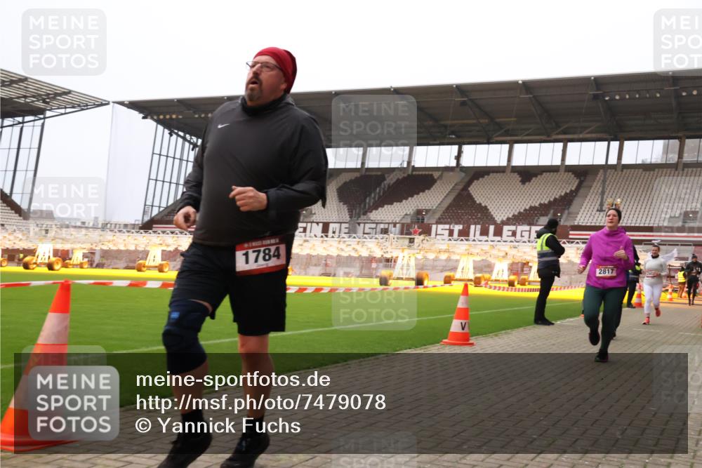 08.12.2024 - St. Pauli X-Mass-Run No. 14 Yannick Fuchs http://msf.ph/oto/7479078 08.12.2024 10:02:07 Ziel 86, 588, 838, 1784, 2302, 2361, 2362, 2780, 2817, 2826, 2965, 3093, 3255, 3304 meine-sportfotos.de