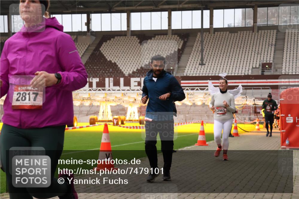 08.12.2024 - St. Pauli X-Mass-Run No. 14 Yannick Fuchs http://msf.ph/oto/7479101 08.12.2024 10:02:09 Ziel 86, 588, 838, 1784, 2302, 2361, 2362, 2780, 2817, 2826, 2965, 3093, 3255, 3304 meine-sportfotos.de